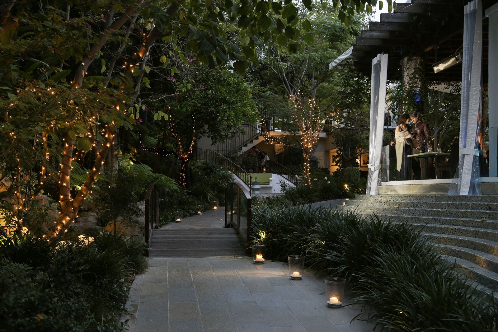 Villa pathway and couple at Cavatina