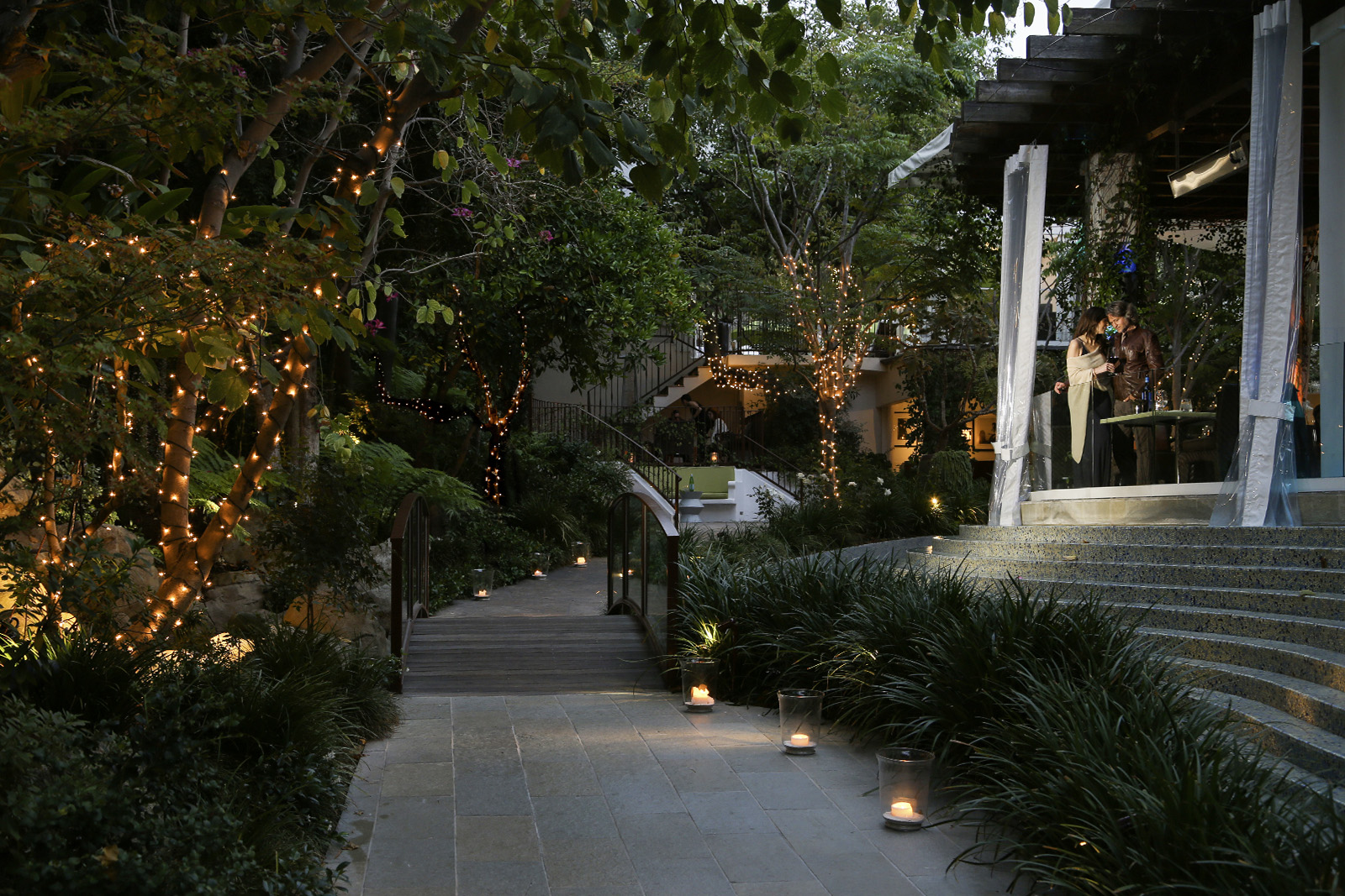 Villa pathway and couple at Cavatina